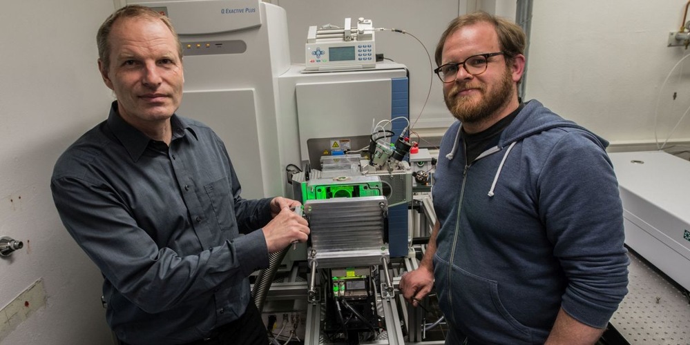 Prof. Klaus Dreisewerd (l.) und Dr. Jens Soltwisch