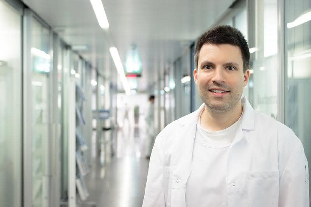Dr. Niklas Krupka Dr. Niklas Krupka